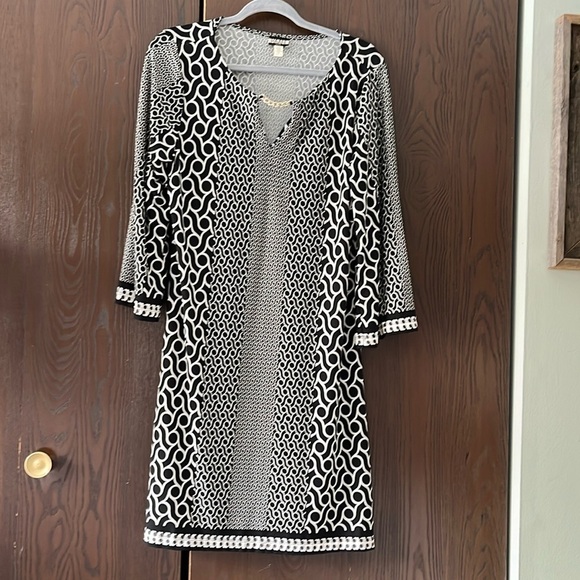 Haani 3/4 sleeved black/ white patterned dress. Size XLP - Picture 1 of 7